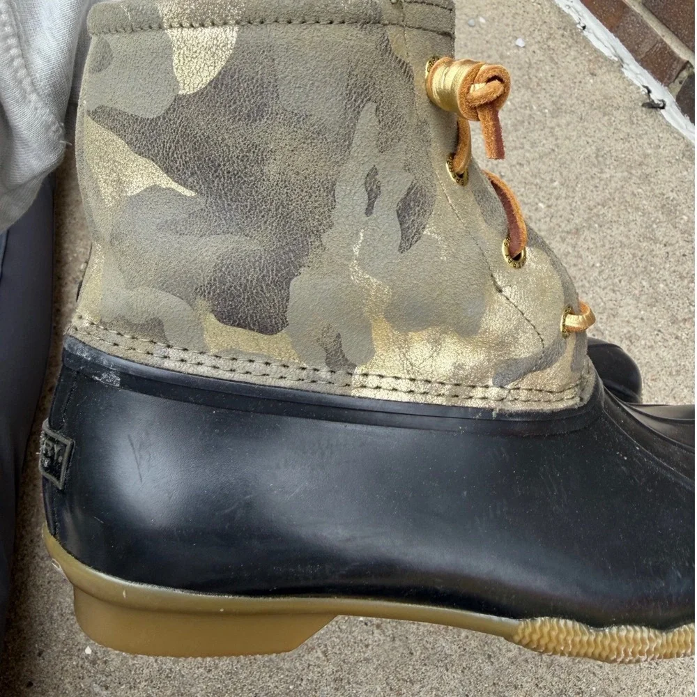 Sperry Saltwater Camo Duck Boots Womens Sz 10 Black Gold Metallic STS86694 Ankle